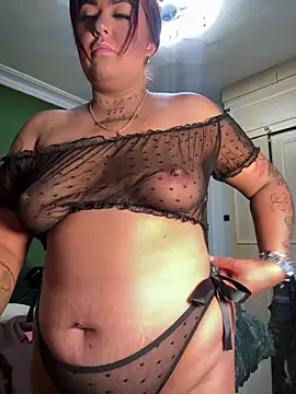 Snapshot of MissRaven_x chatting on March 2, 2026, 4:03 pm MissRaven x online show from March 2, 2026, 4:03 pm