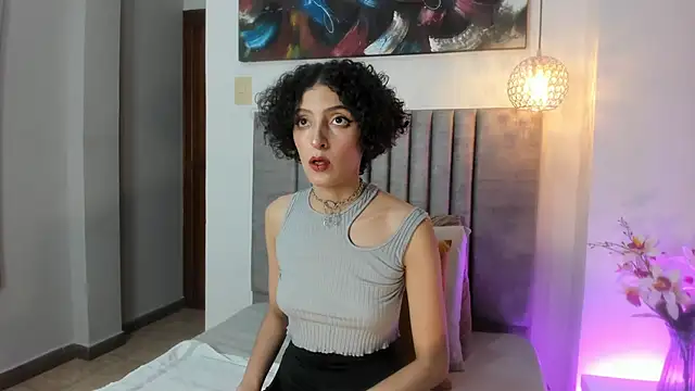 LyraVendrell online show from March 13, 2026, 7:30 pm