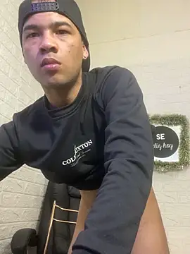 Snapshot of SweeXioji chatting on December 19, 2025, 5:15 pm SweeXioji online show from December 19, 2025, 5:15 pm