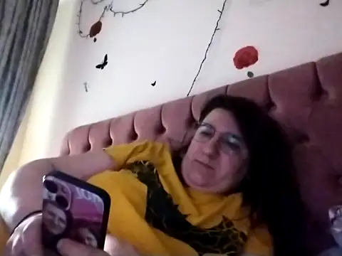 Snapshot of Dana92va chatting on February 7, 2026, 5:43 pm Dana92va online show from February 7, 2026, 5:43 pm