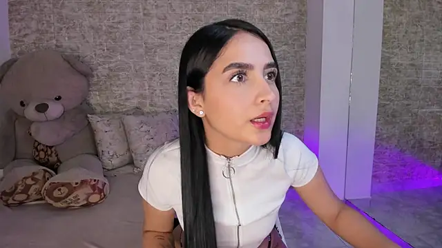 mialiore online show from December 5, 2025, 12:37 pm