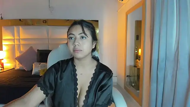 Zoei Moon online show from May 27, 2026, 6:59 pm
