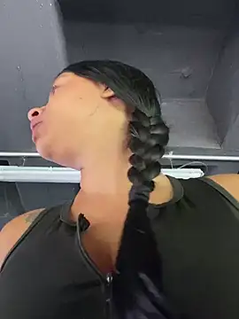 Jennmyller  online show from April 7, 2026, 6:21 pm