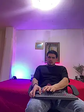 williamsmiiths16 online show from March 9, 2026, 11:58 am