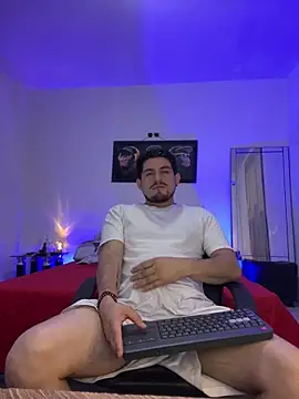 williamsmiiths16 online show from May 24, 2026, 2:50 pm