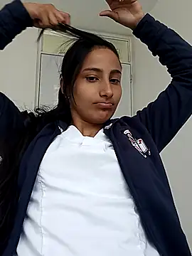 Vera Luna  online show from December 22, 2025, 1:44 pm