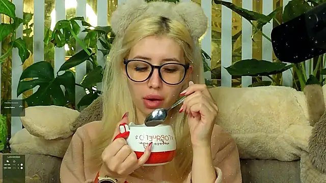 Snapshot of FlowweerGirl chatting on January 14, 2026, 9:13 am FlowweerGirl online show from January 14, 2026, 9:13 am