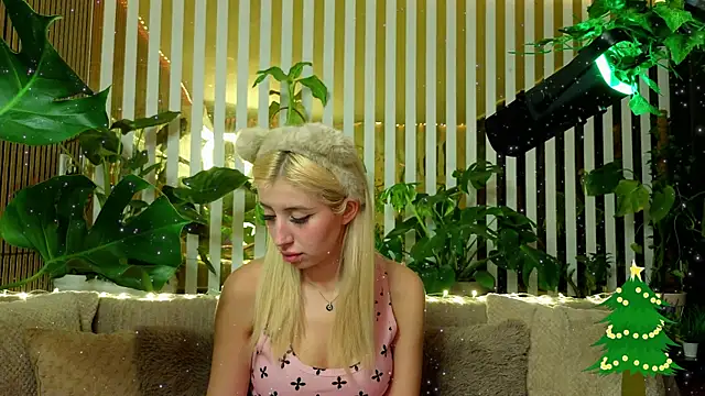 Snapshot of FlowweerGirl chatting on January 7, 2026, 9:31 pm FlowweerGirl online show from January 7, 2026, 9:31 pm