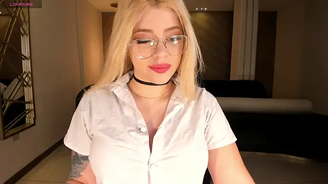 MadisonKane online show from January 6, 2026, 11:14 am