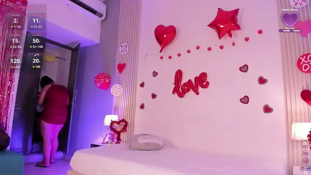 Snapshot of CloeMoon chatting on February 8, 2026, 4:54 am CloeMoon online show from February 8, 2026, 4:54 am