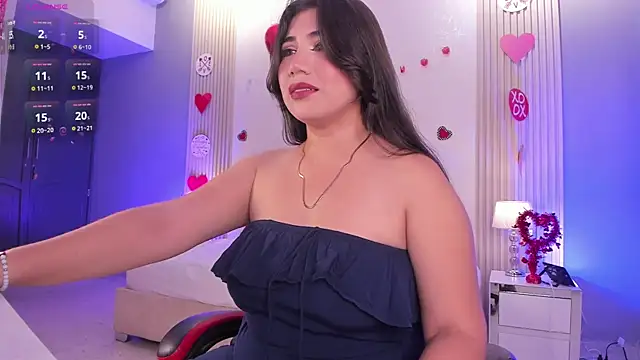 Snapshot of CloeMoon chatting on February 18, 2026, 3:48 am CloeMoon online show from February 18, 2026, 3:48 am