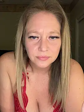 Snapshot of MissyLovelace chatting on February 11, 2026, 12:27 pm MissyLovelace online show from February 11, 2026, 12:27 pm