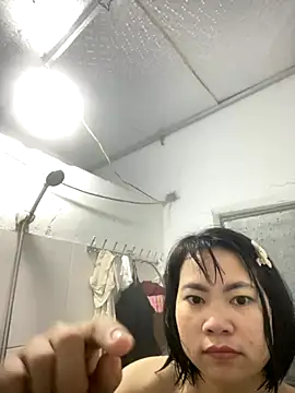 Chew candy online show from December 4, 2025, 3:33 pm