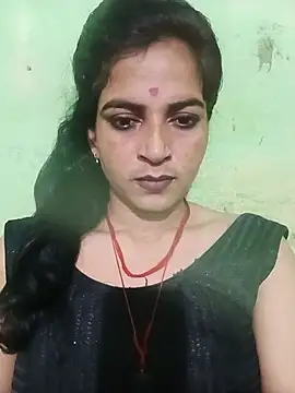 Snapshot of Big_soniya55A chatting on June 5, 2026, 11:43 pm Big soniya55A online show from June 5, 2026, 11:43 pm