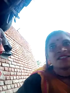 Jyoti sharma0 online show from December 5, 2025, 11:42 am