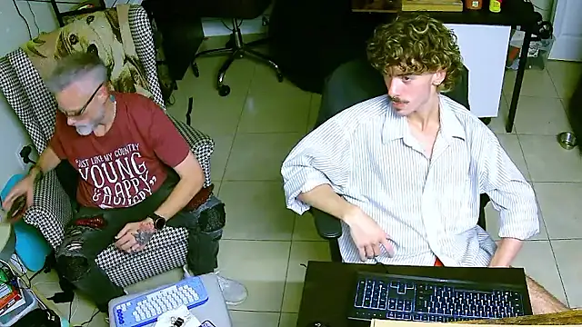 FeNyx Flayme online show from April 5, 2026, 3:13 am