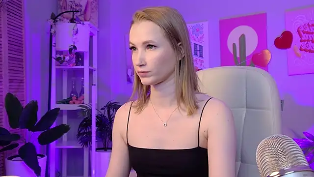 Snapshot of Megan_Rodgers chatting on February 15, 2026, 5:34 pm Megan Rodgers online show from February 15, 2026, 5:34 pm