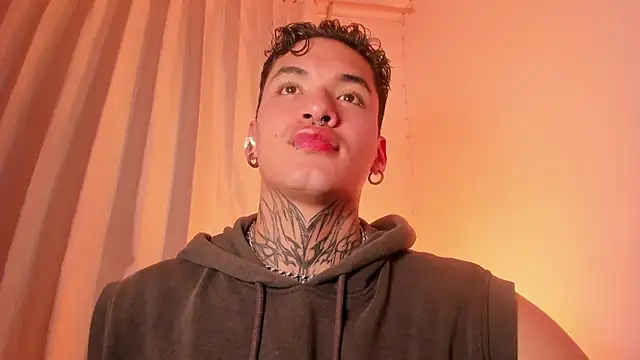 AlecBanne online show from December 15, 2025, 3:01 am