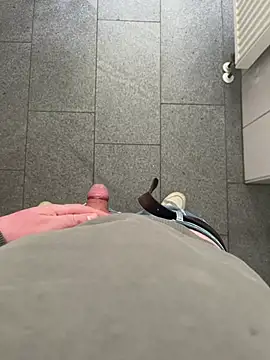 Snapshot of Dodo2223 chatting on January 19, 2026, 1:04 pm Dodo2223 online show from January 19, 2026, 1:04 pm