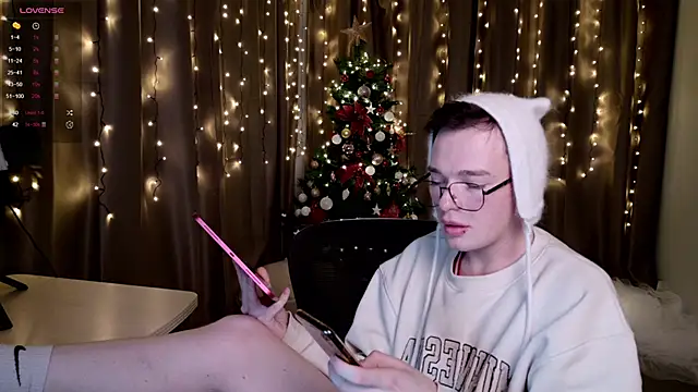 Kristenegor online show from December 16, 2025, 9:41 pm