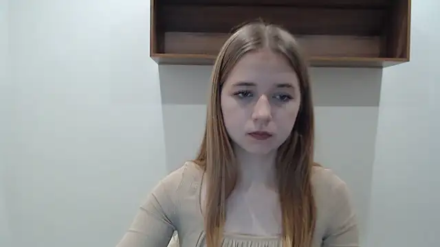 SweetBellaa  online show from December 21, 2025, 1:24 pm