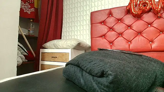 Elizabetth Roman online show from February 23, 2026, 8:53 pm