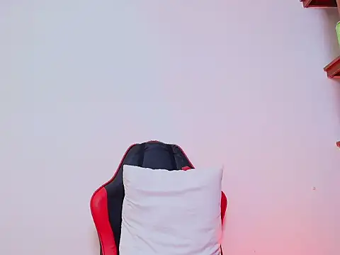 Snapshot of sara_santana__ chatting on February 12, 2026, 12:32 am sara santana online show from February 12, 2026, 12:32 am