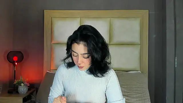 Snapshot of TaniaRedd_ chatting on February 23, 2026, 1:33 pm TaniaRedd online show from February 23, 2026, 1:33 pm