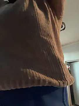 tesaa1212 online show from January 10, 2026, 1:50 pm