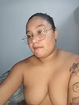 VaneandRossy online show from June 17, 2026, 1:49 am