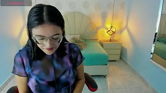 VENUSGREYS1 online show from April 14, 2026, 11:48 am