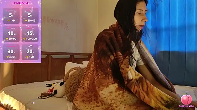 Snapshot of MoonLipsON- chatting on February 3, 2026, 7:41 pm MoonLipsON- online show from February 3, 2026, 7:41 pm