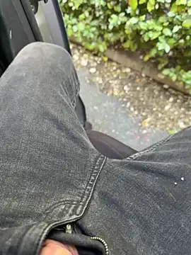 Snapshot of Davvidsm chatting on February 24, 2026, 2:07 pm Davvidsm online show from February 24, 2026, 2:07 pm