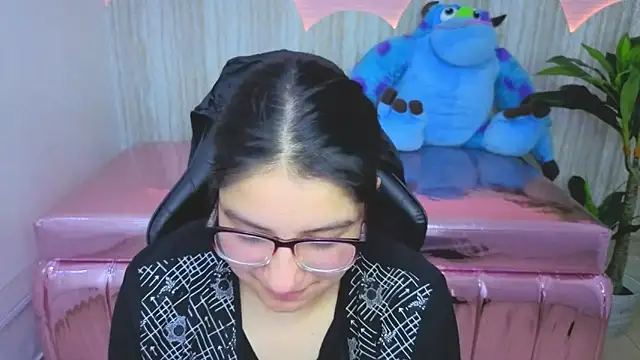 Snapshot of eva_smit_t chatting on February 10, 2026, 3:38 am eva smit t online show from February 10, 2026, 3:38 am