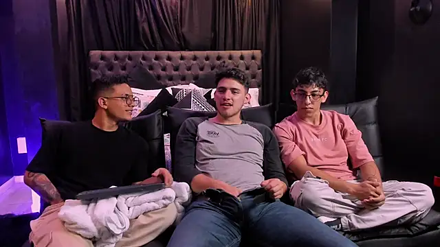 Snapshot of big__friends chatting on February 10, 2026, 12:31 am big friends online show from February 10, 2026, 12:31 am