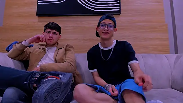 Snapshot of big__friends chatting on December 5, 2025, 1:43 pm big friends online show from December 5, 2025, 1:43 pm