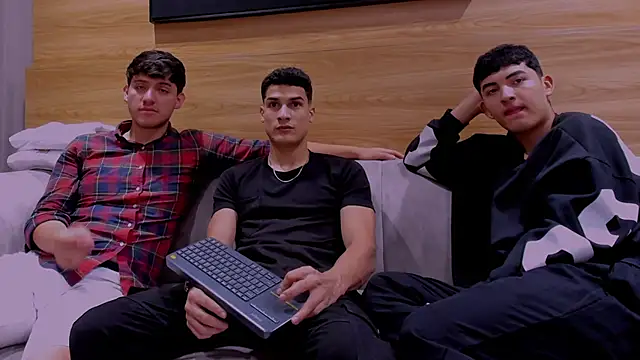 Snapshot of big__friends chatting on December 15, 2025, 1:50 pm big friends online show from December 15, 2025, 1:50 pm