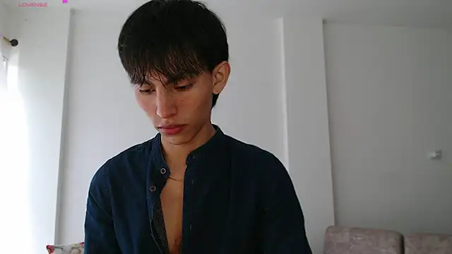 andrew courtzz online show from December 15, 2025, 7:09 pm