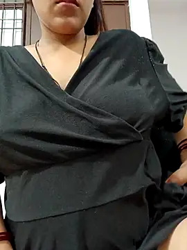 Shivani hotty online show from April 24, 2026, 4:09 pm