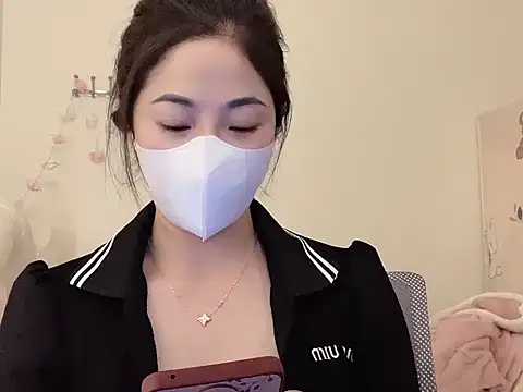 Snapshot of Mimy18 chatting on February 2, 2026, 2:49 pm Mimy18 online show from February 2, 2026, 2:49 pm