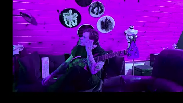 siphonophordustbunny online show from December 5, 2025, 1:27 am