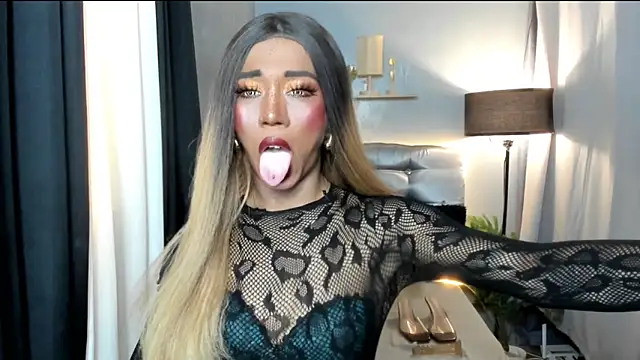 TsBlackHORSECOCKcalix online show from May 15, 2026, 3:59 am