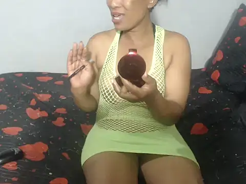 Snapshot of Phoenix_Curvelicious chatting on January 16, 2026, 10:36 pm Phoenix Curvelicious online show from January 16, 2026, 10:36 pm