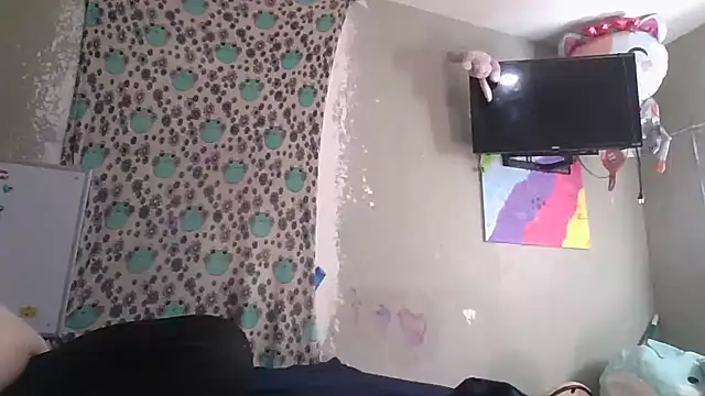 Rentastnrgurl online show from April 11, 2026, 2:32 pm