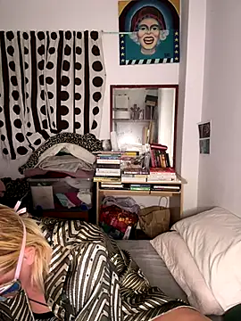 Snapshot of _DaLiDa_ chatting on January 7, 2026, 5:18 pm DaLiDa online show from January 7, 2026, 5:18 pm