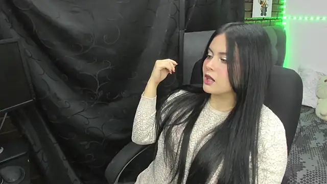 Snapshot of candylunas_ chatting on March 2, 2026, 3:51 am candylunas online show from March 2, 2026, 3:51 am