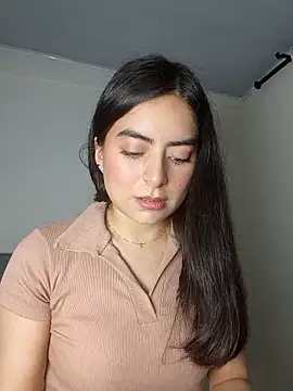 saasha Petit online show from February 28, 2026, 10:48 am