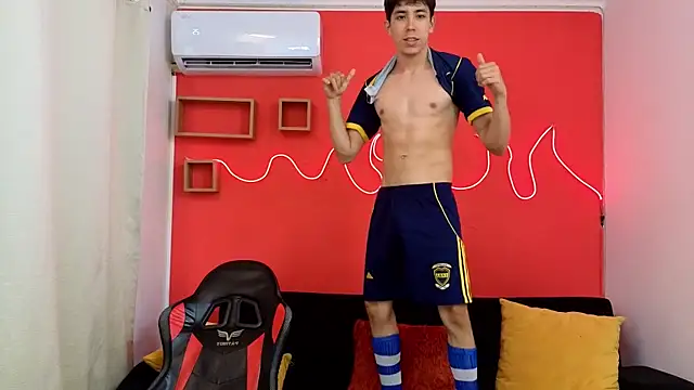 Neo Twink online show from June 11, 2026, 7:33 pm