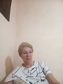 Snapshot of Calypso-Loove chatting on February 17, 2026, 2:03 pm Calypso-Loove online show from February 17, 2026, 2:03 pm