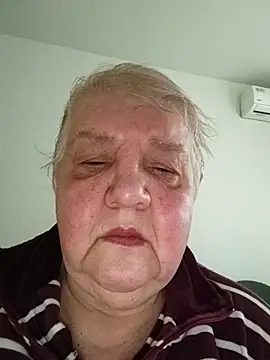 Snapshot of HapinessLovee chatting on December 20, 2025, 7:55 am HapinessLovee online show from December 20, 2025, 7:55 am